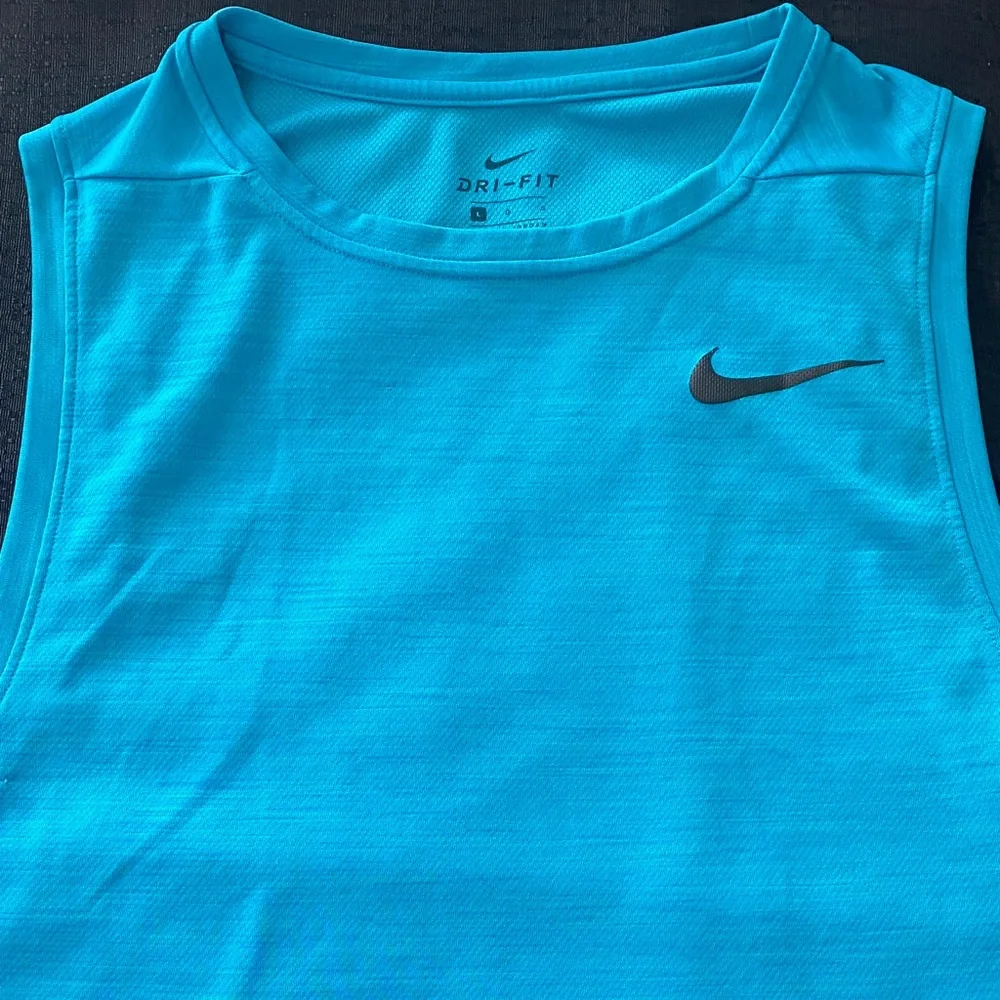 Nike Bright Aqua Blue Dri-FIT Performance Tank Size L - Picture 1 of 12